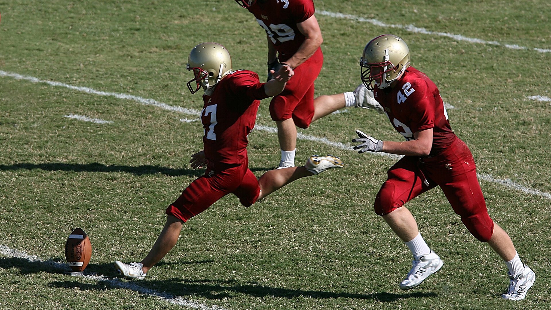 女足比赛中,中国队员郑某实力出众,女足比赛中,中国队员郑某实力出众